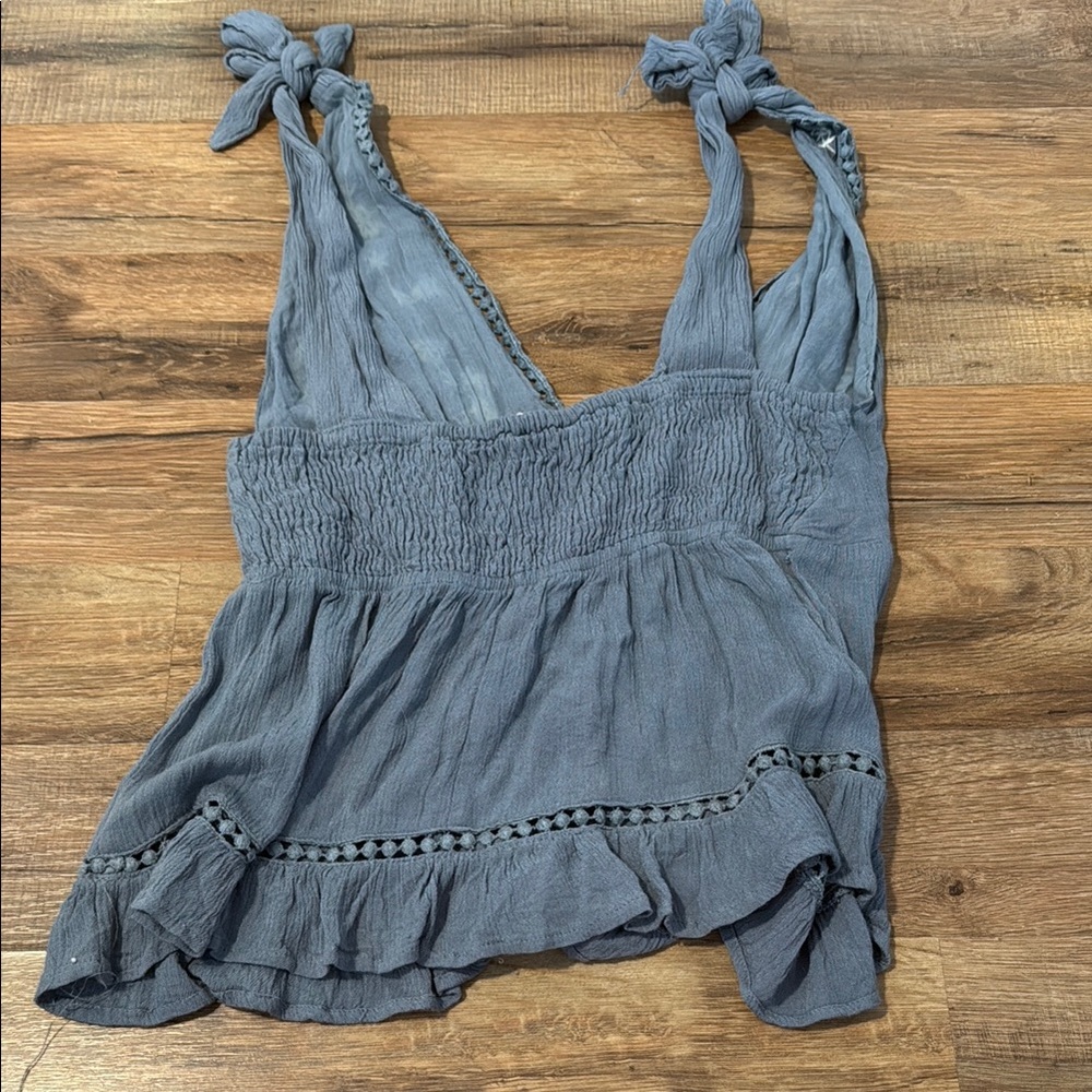 Embroidered Blue Sleeveless Top - Picture 3 of 3